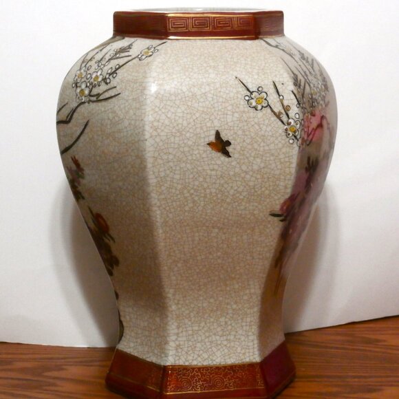 VINTAGE FLORAL HEYGILL IMPORTS JAPAN HANDPAINTED 12" VASE Approximately 12" H - Picture 6 of 9